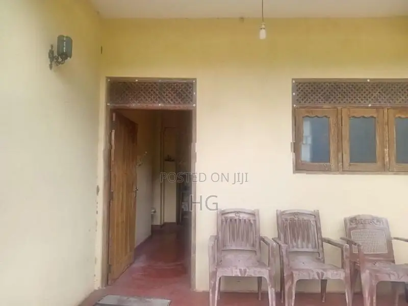 රැකියා නියුතු කාන්තවන් සහ ශිෂ්‍යාවන් සඳහා නවතැන් පහසුකම් බදුල්ල නගරයෙන
