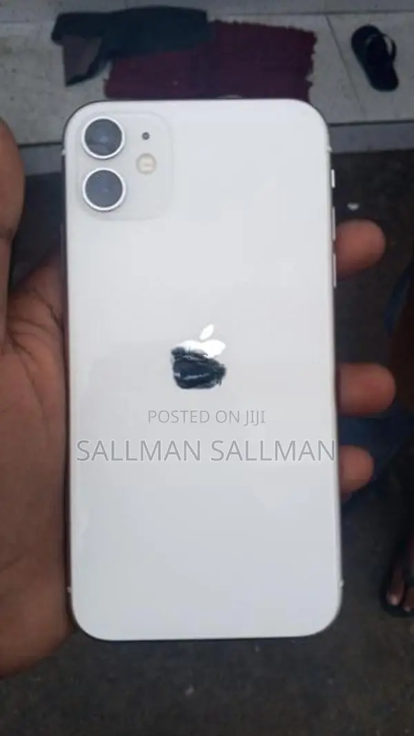 Apple iPhone 11 (Used)