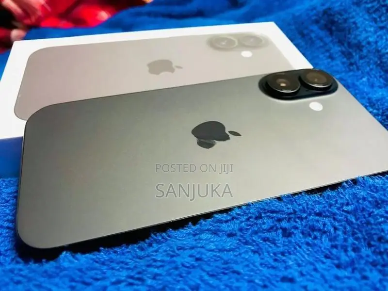 Apple iPhone 16 (Used)