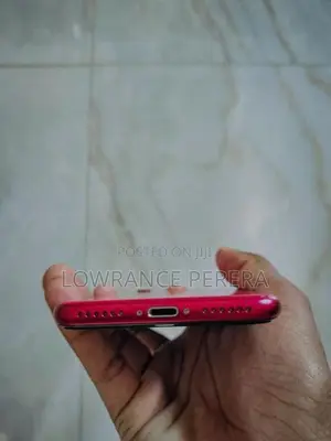 Apple iPhone SE 2 (Used)