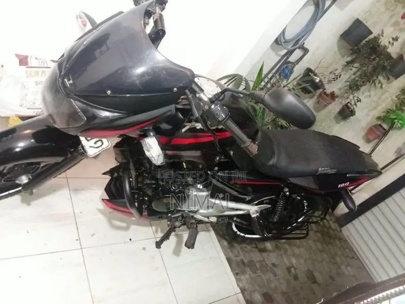 Bajaj Pulsar 180 2007
