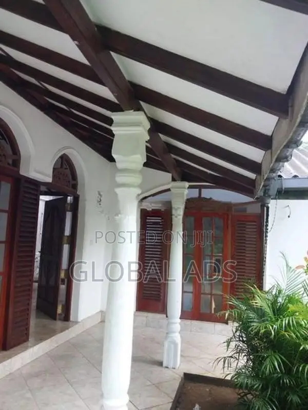 Upstair House For Rent in Ganemulla