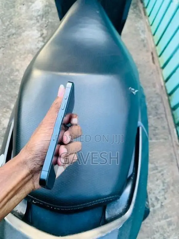 Apple iPhone 15 Pro (Used)