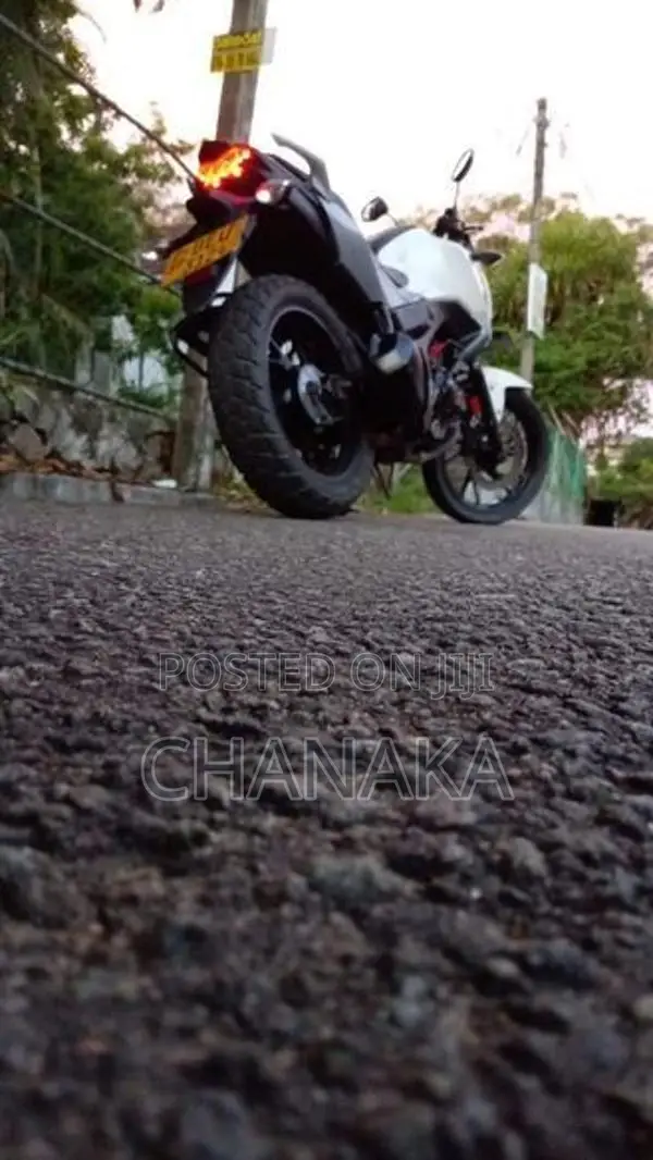 Honda CB Hornet 160R 2016