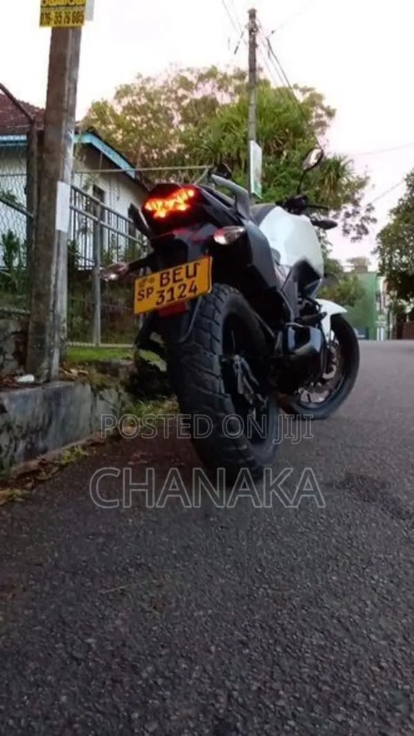 Honda CB Hornet 160R 2016