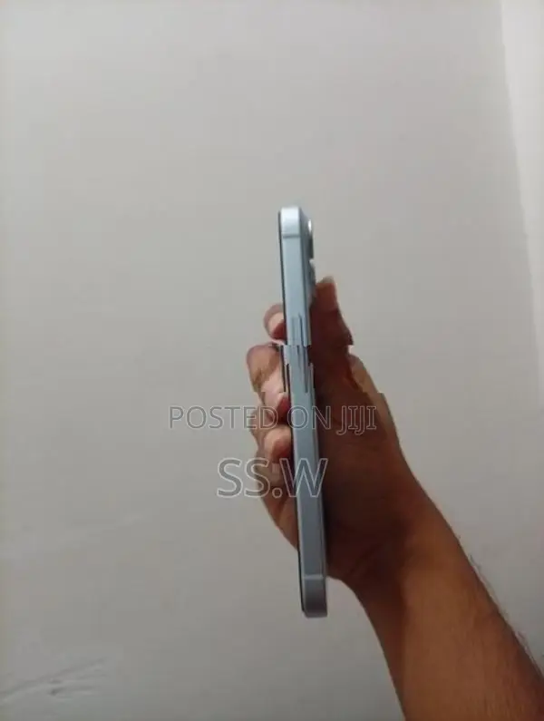Apple iPhone 15 128GB (Used)