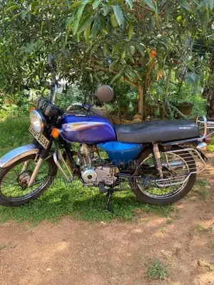 Bajaj Boxer 2004