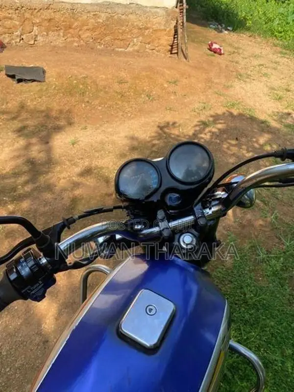 Bajaj Boxer 2004