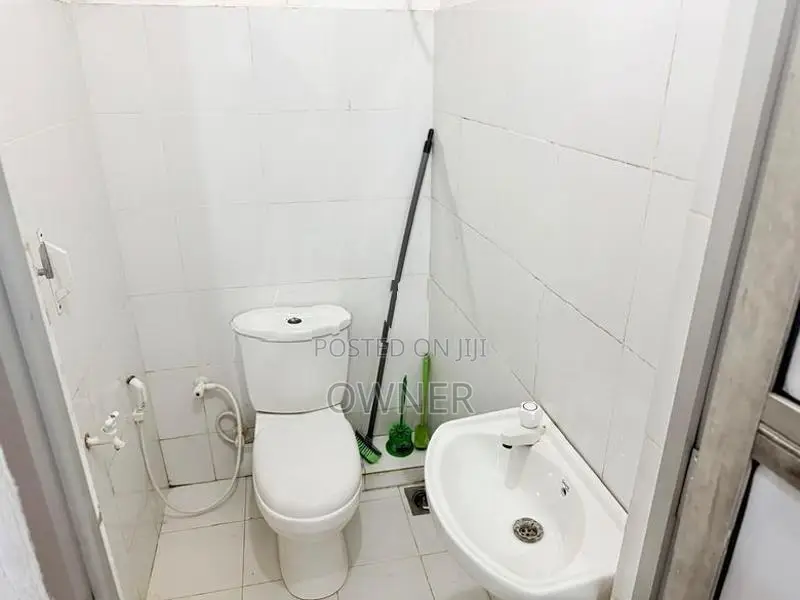 Rent / Bording ROOMs Accommodation/ Hostel For Working Girls In Malabe