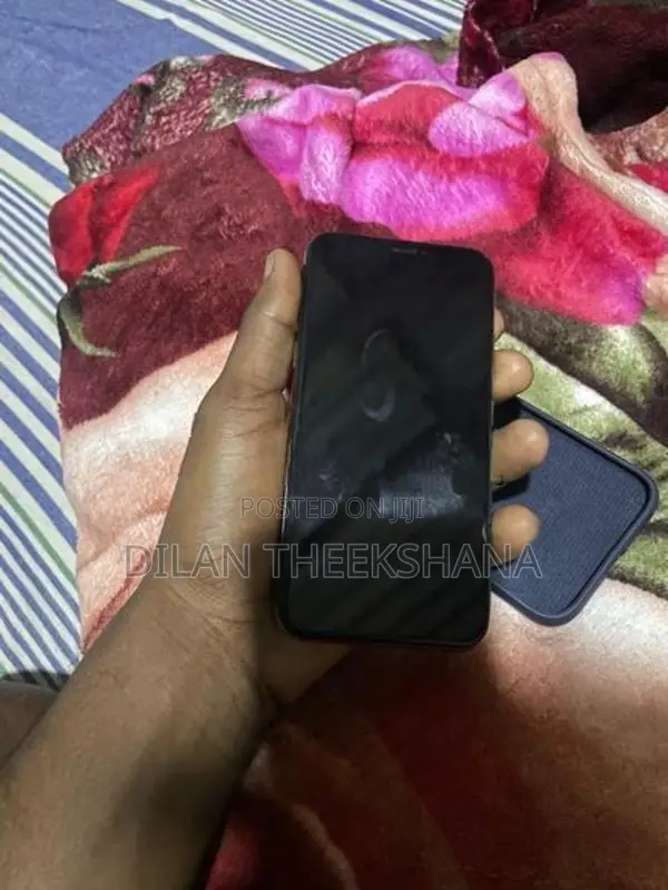 Apple iPhone XS (Used)