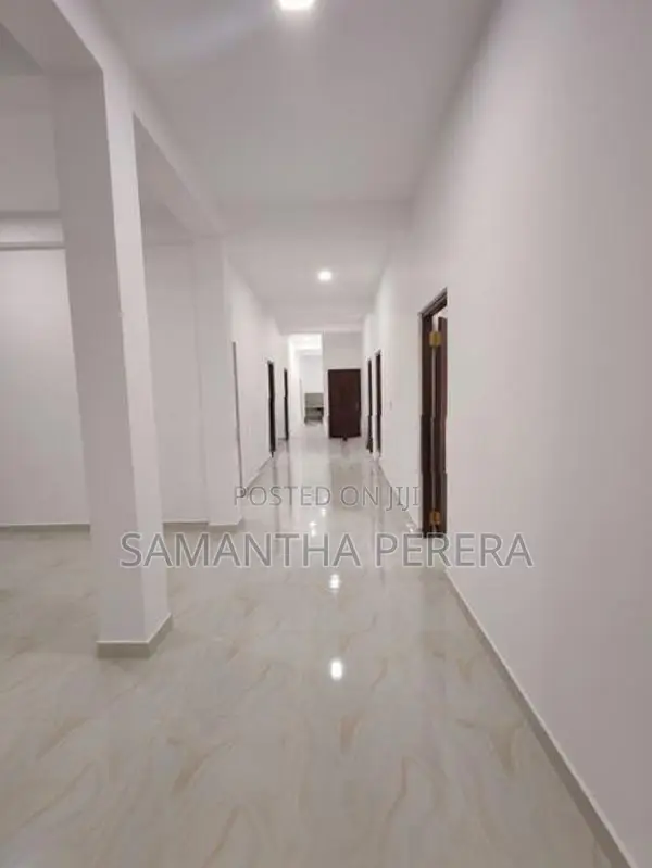 3,200 Sq.Ft Office Space for Rent Pannipitiya