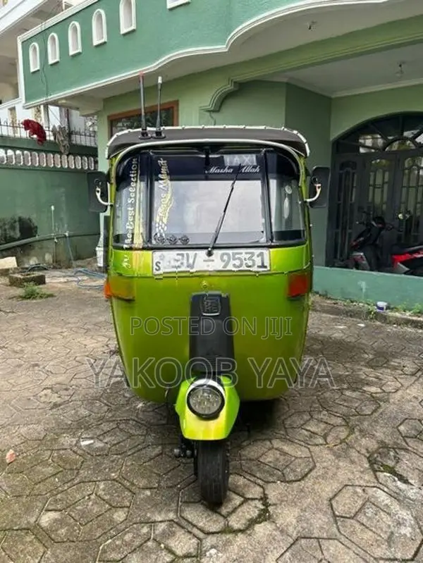 Bajaj RE 2005
