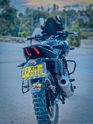 Bajaj Pulsar 220F 2012