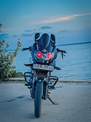 Bajaj Pulsar 220F 2012