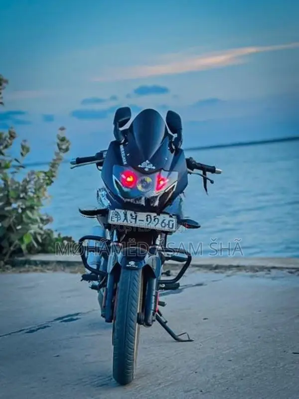Bajaj Pulsar 220F 2012