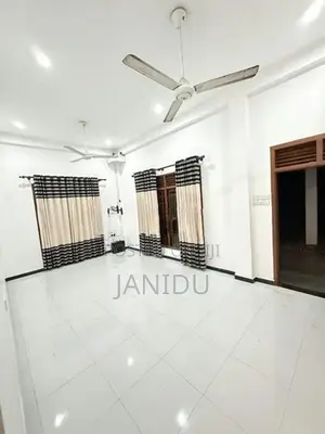 2 Story House For Sale in Oruwala