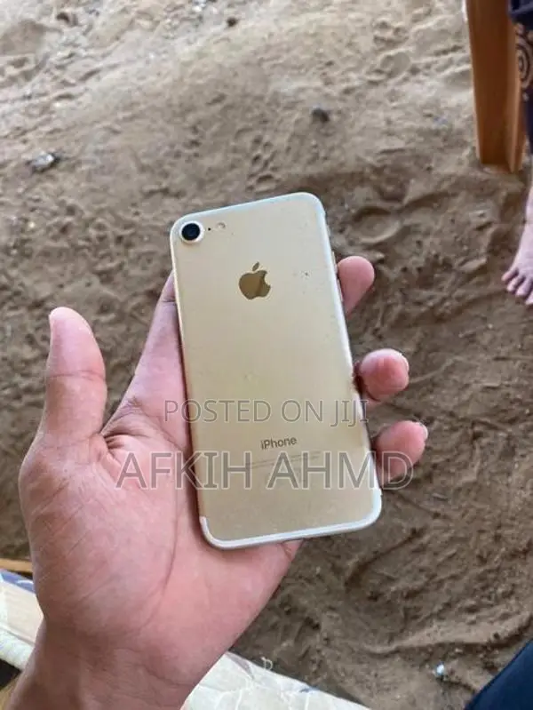 Apple iPhone 7 (Used)
