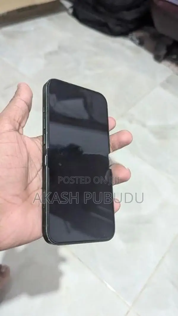 Apple iPhone 13 (Used)