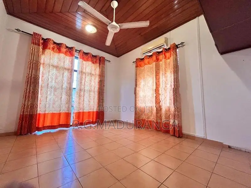 4 Bedroom House for Rent in Kottawa