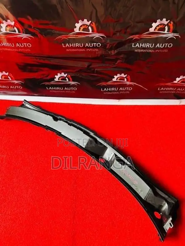 Mitsubishi Outlander Wiper Panel
