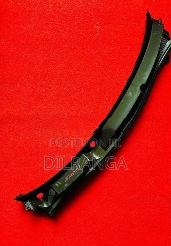 Mitsubishi Outlander Wiper Panel