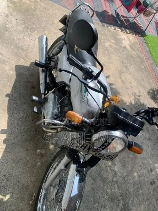 Bajaj Boxer 2003