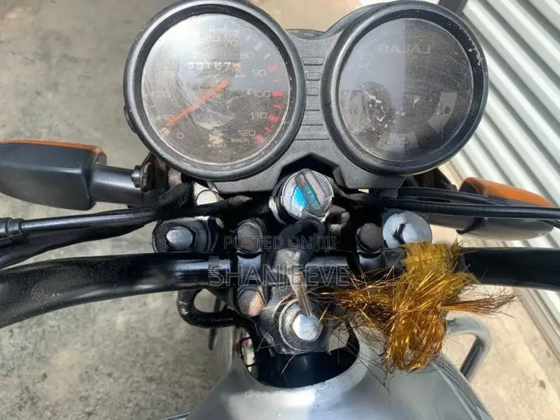 Bajaj Boxer 2003