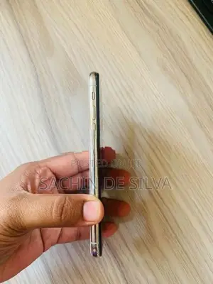 Apple iPhone X (Used)