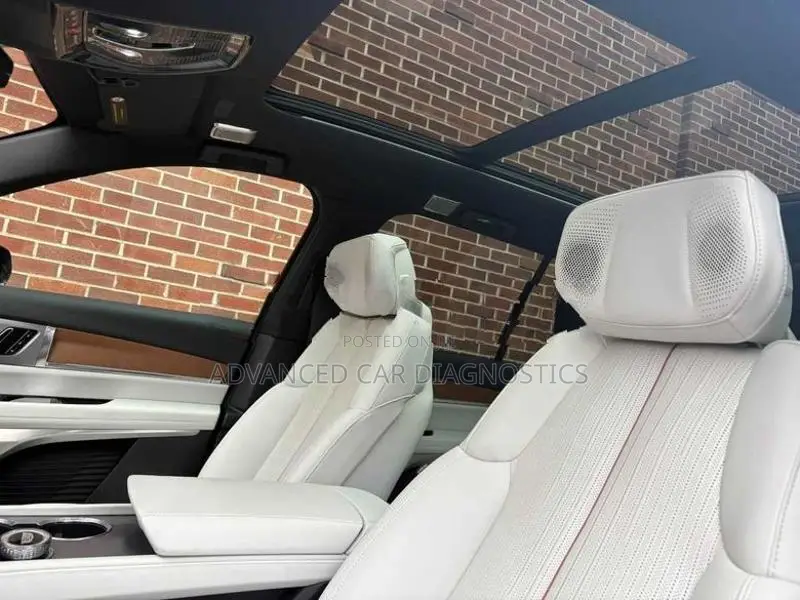 Cadillac VISTIQ 2026