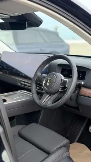 Cadillac HONGQI R ROYCE E HS9 2026