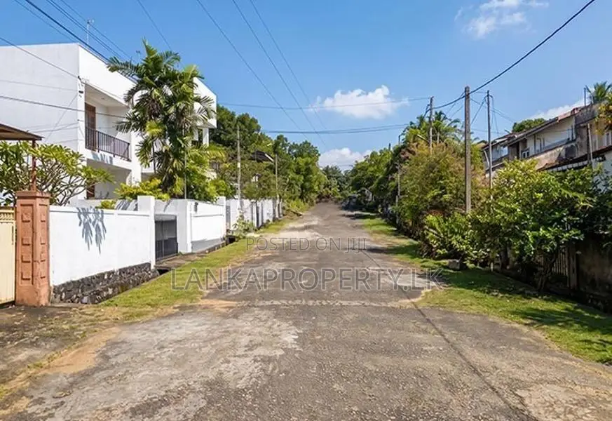 House for Sale in a Gated Community Area, Olympus, Millennium Cityi