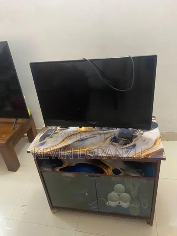 Internet Samsung TV ,Stand With A Cabinet