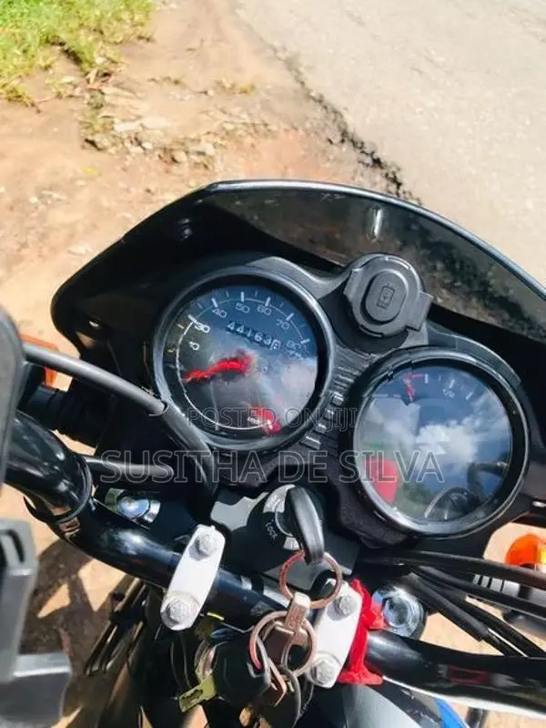 Bajaj CT100 2025