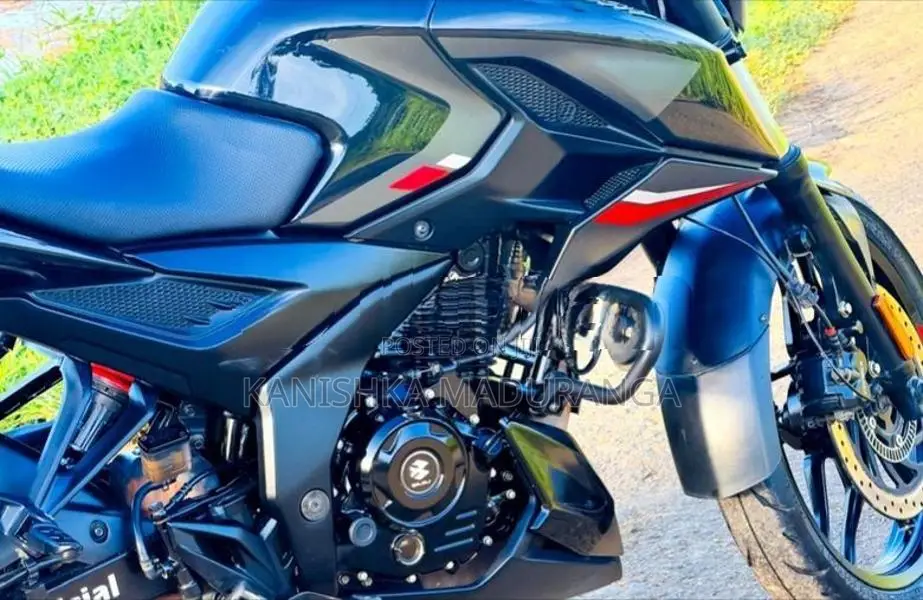 Bajaj Pulsar N160 2025