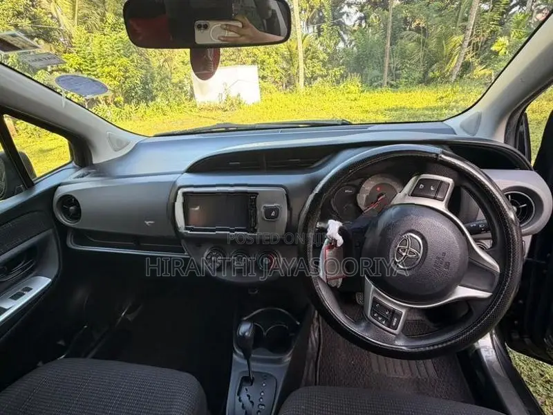 Toyota Vitz 2016