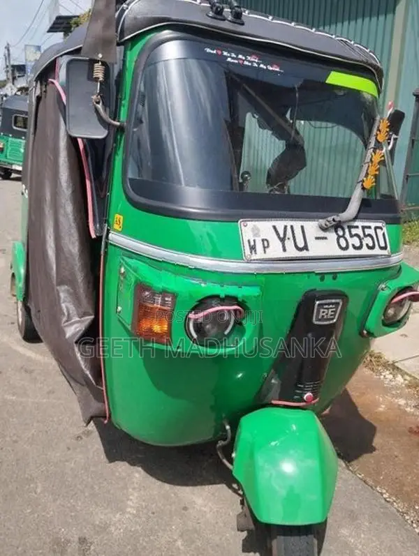 Bajaj RE 2011