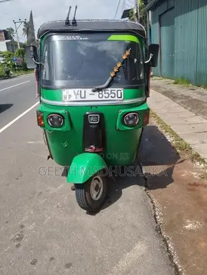 Bajaj RE 2011