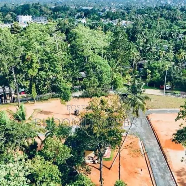 ගාල්ල කරාපිටිය බිම්කොටස්