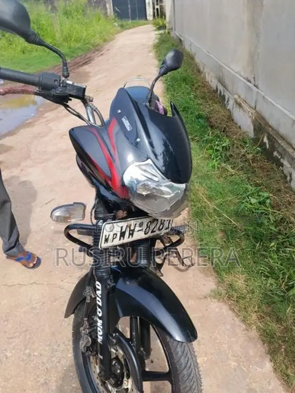 Bajaj RE 2011