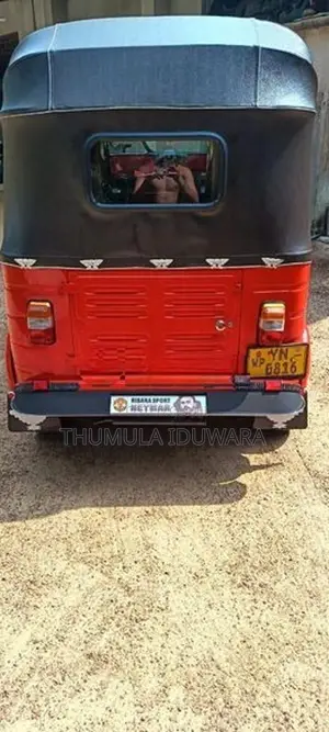 Bajaj RE Standard 2011