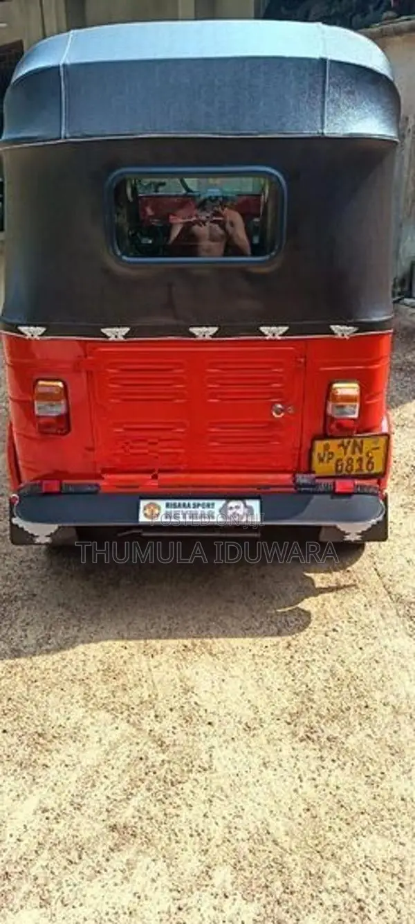 Bajaj RE Standard 2011