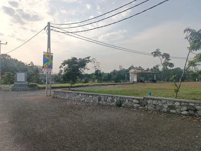 වටිනා ඉඩම් ව්‍යාපෘතියක් තලගල හන්දිය ආසන්නයේන්
