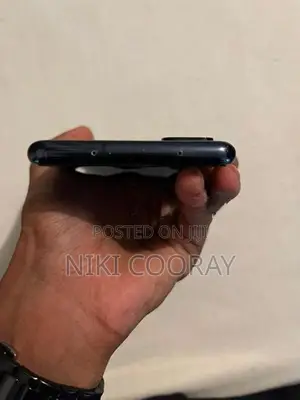 Samsung Galaxy S20FE (Used)