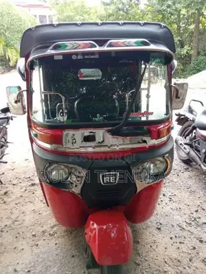 Bajaj RE 2016