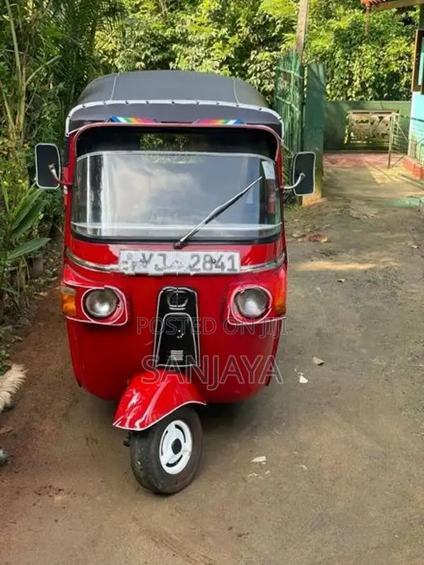 Bajaj RE 2011