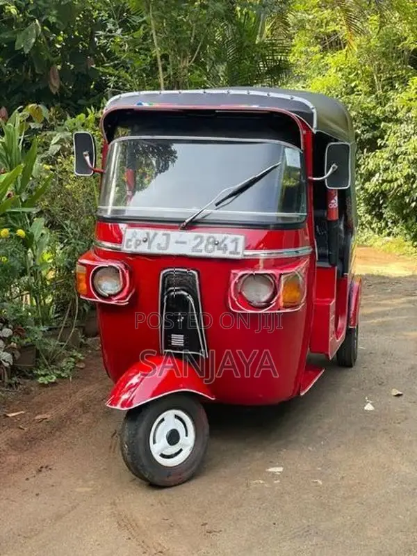 Bajaj RE 2011