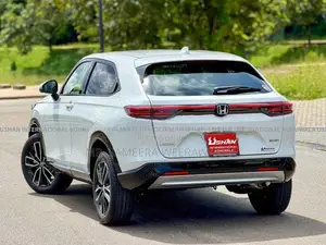 Honda Vezel premium z 2026