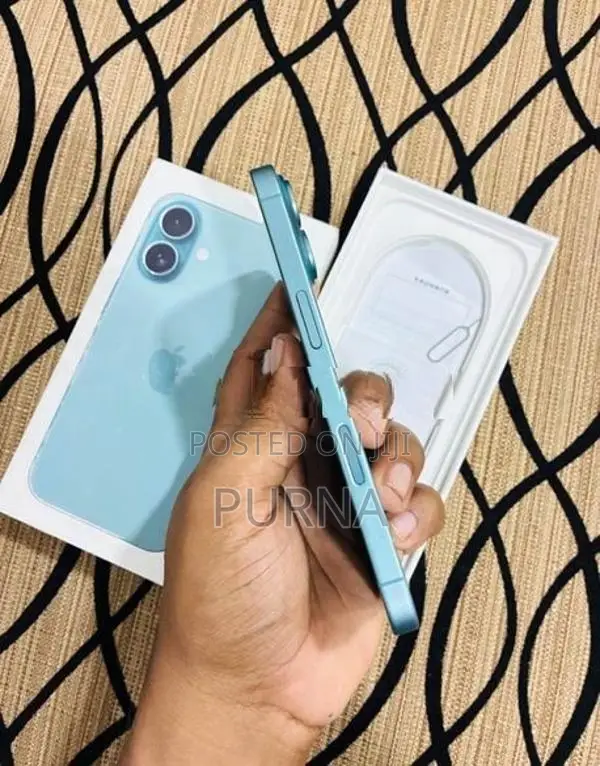 Apple iPhone 16 256GB (Used)