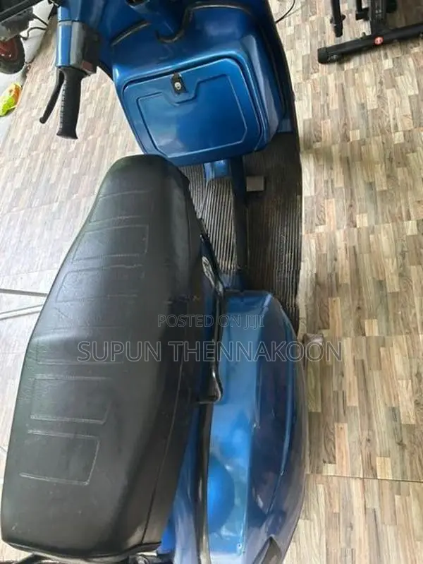 Bajaj Classic SL 2000