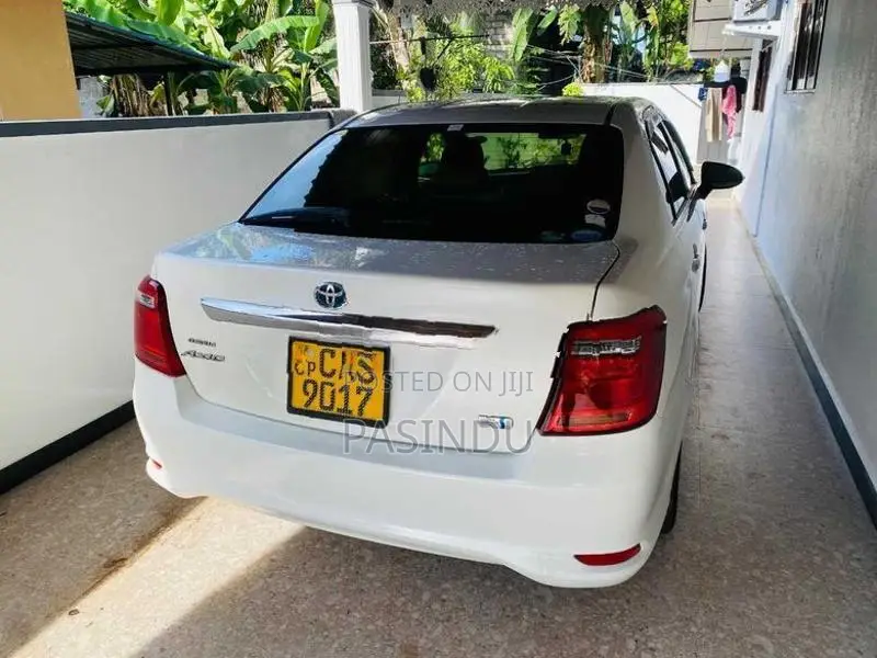 Toyota Axio 2016